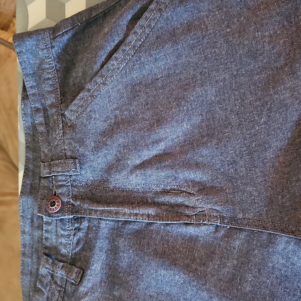 THE HUNDREDS Denim Blue Cargo Shorts - 32